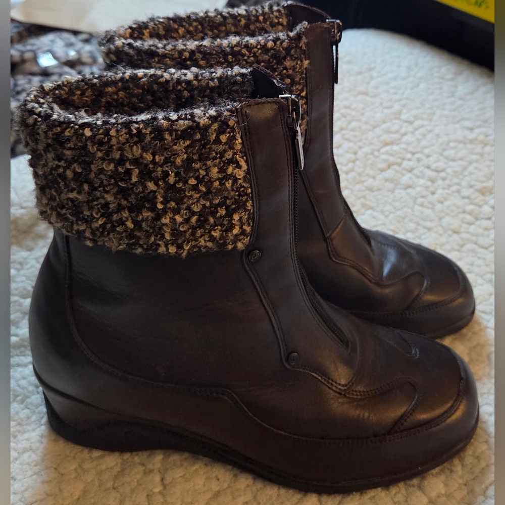 Blondo Canada AquaProtect Brown Leather‎ Ankle Boots 9.5 M Tweed Cuff Zip...